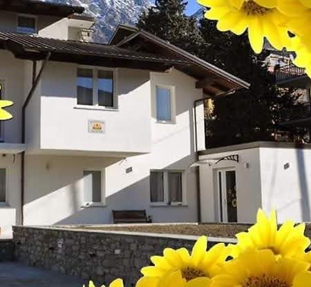 Отель Il Girasole Сент-Винсент Экстерьер фото